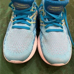 New Balance teal & lime Fresh Foam insole sneaker